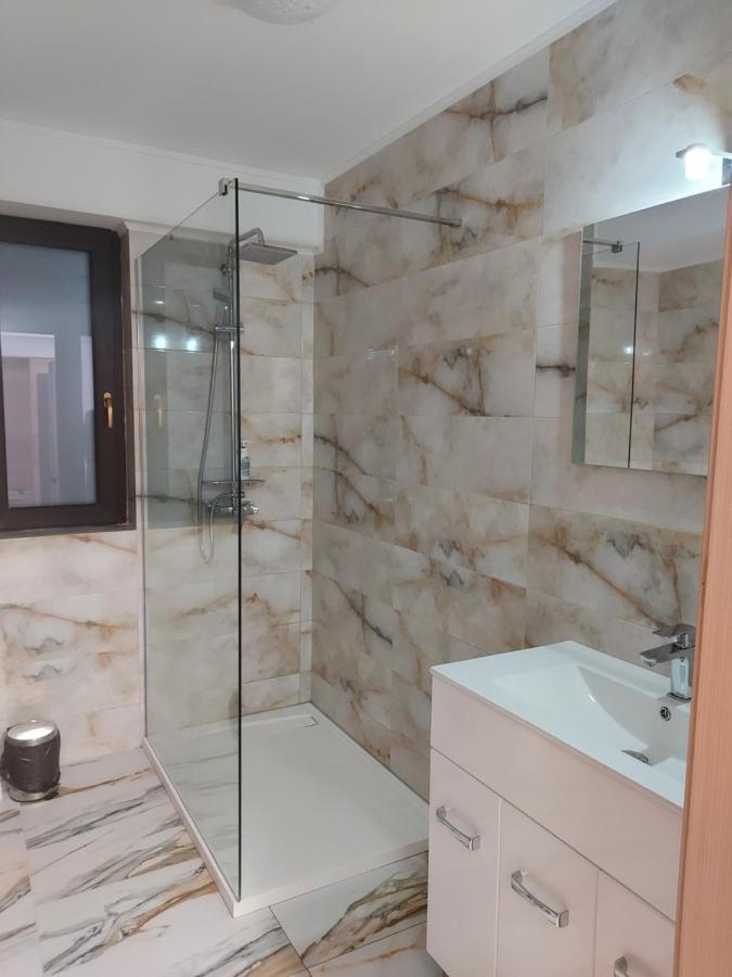 Bya Brown Apartment Valea Lupului  Luaran gambar